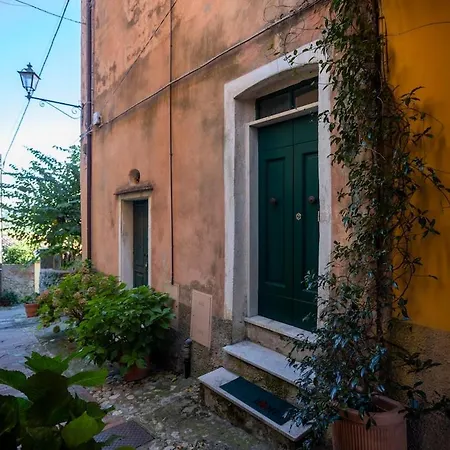 דירה - Ancient Liguria Free Parking לריצ'י